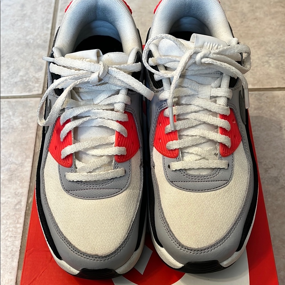 Nike Air Max 90 LV 8 Platform